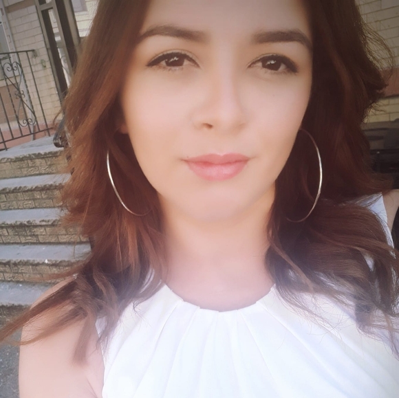 Meet your Posher, Karen - Picture 1 of 1